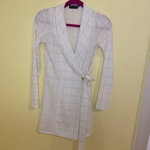 Prettylittlething white checked long sleeve blazer dress